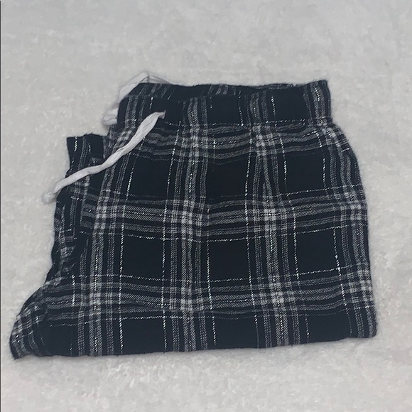 Old Navy Black Pajama Pants - Picture 2 of 6